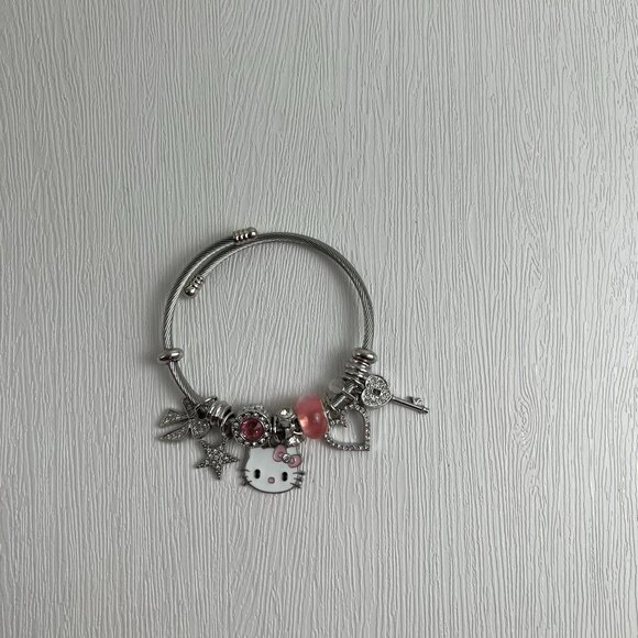 464  Pink Hello Kitty Bracelet cute - Picture 1 of 4